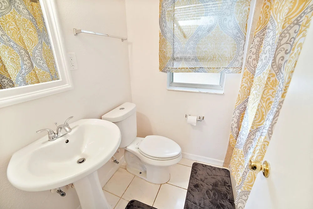 3BR House in Tampa by Tom Well IG - 2911