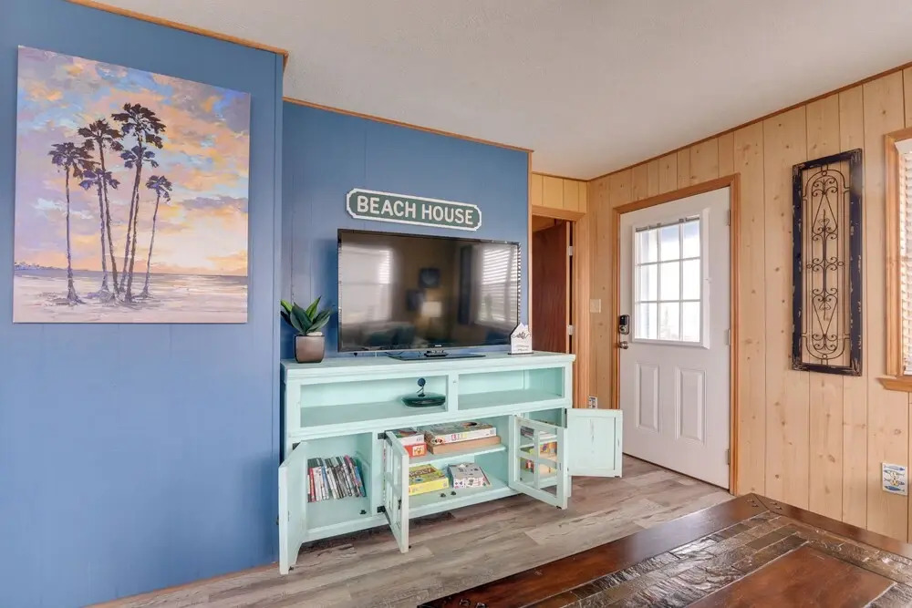 1/2 Mi to Gulf: Family Home in Crystal Beach!