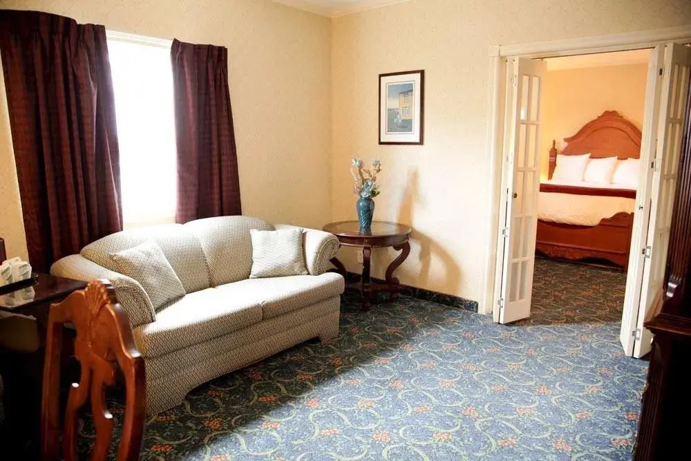 Albatross Hotel
