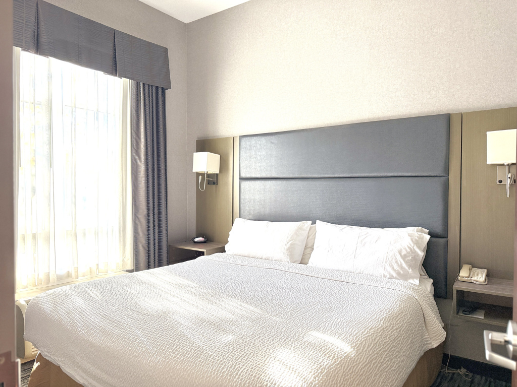 Holiday Inn Express & Suites Riverport Richmond by IHG