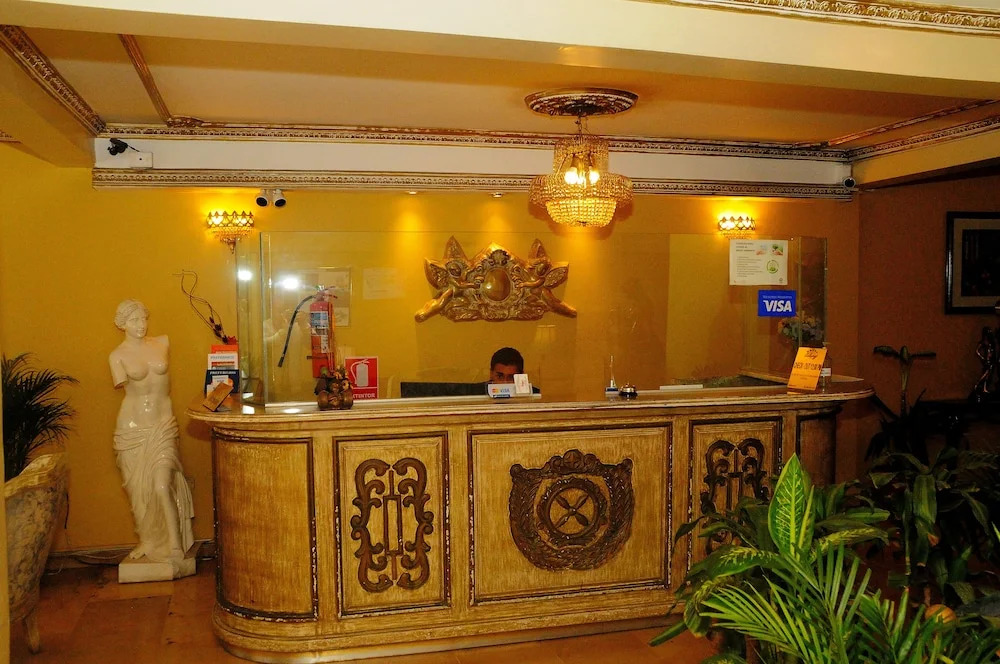 Colony Inn Hotel