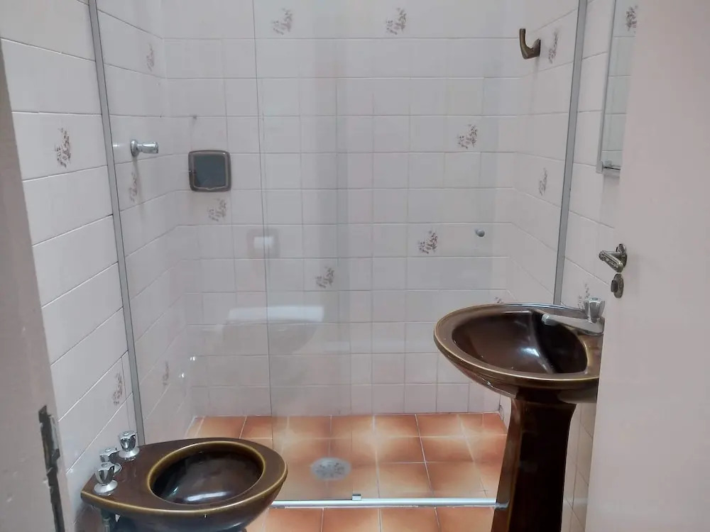 Lelis Hotel