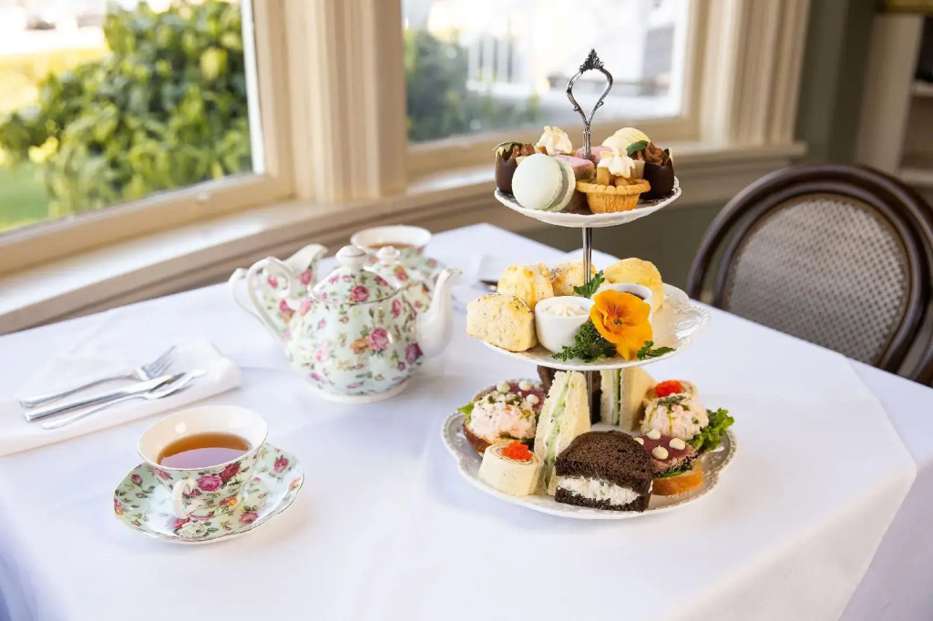 Pendray Inn and Tea House