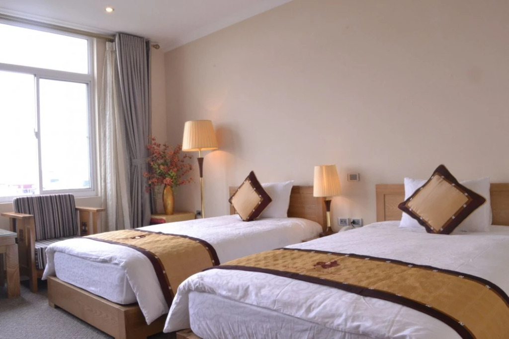 A25 Premium Hotel - 705 Lac Long Quan