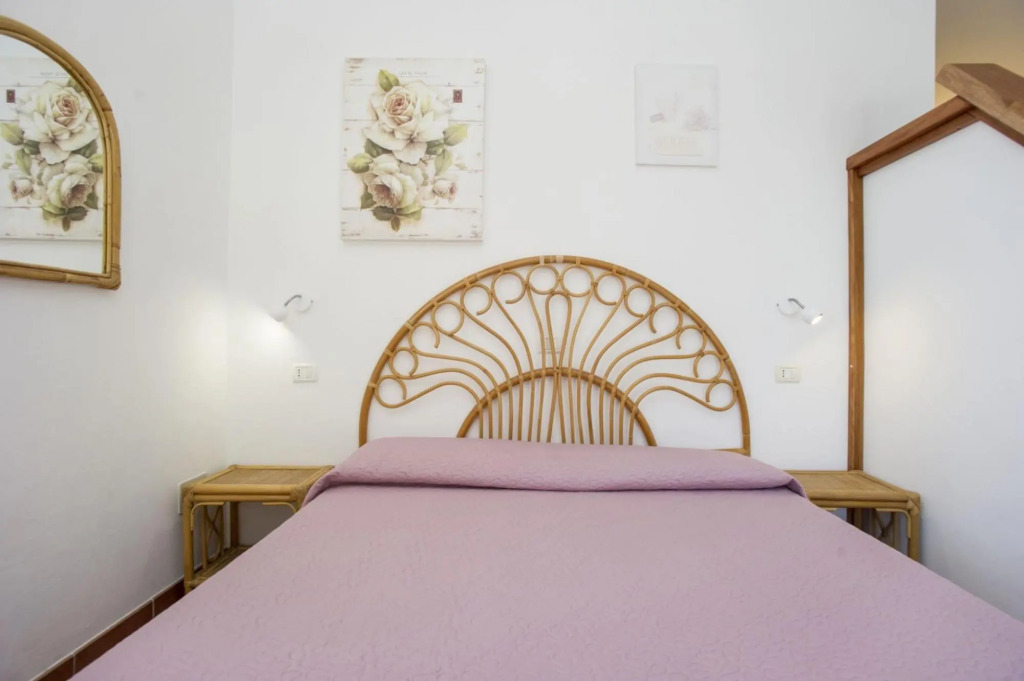 Apartment Studio Number 7 on the seafront of Morcone-MORCONE MONO N° 7