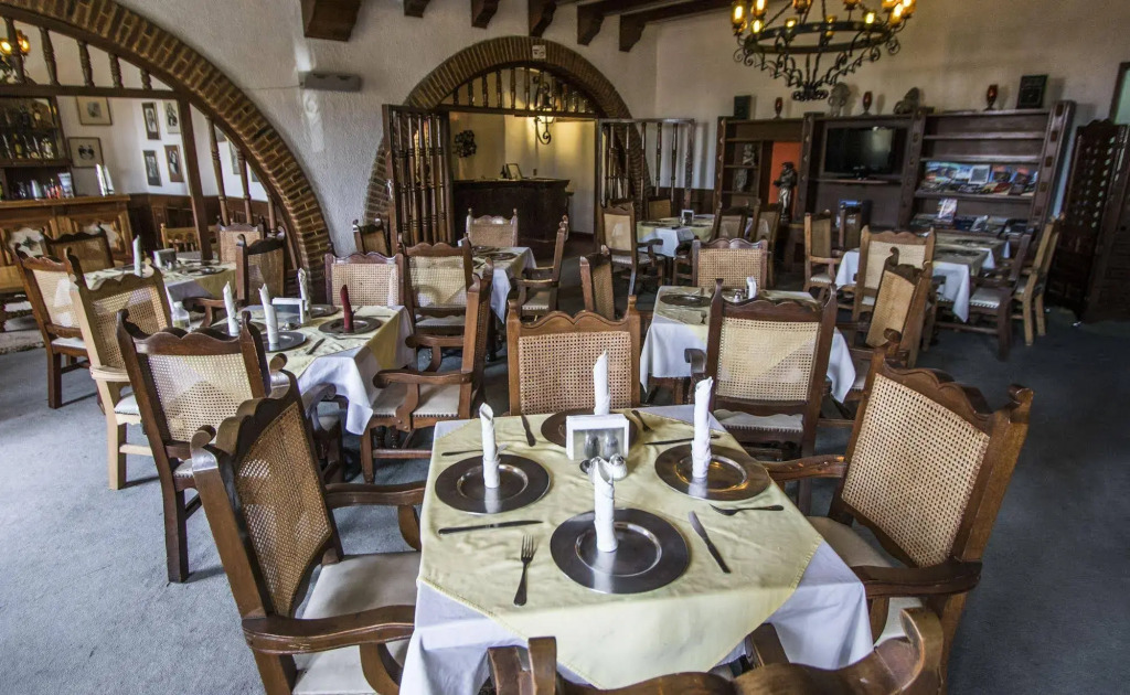 hotel la ermita suites