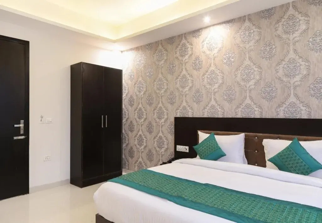 OYO Townhouse 516 Hotel N Suites