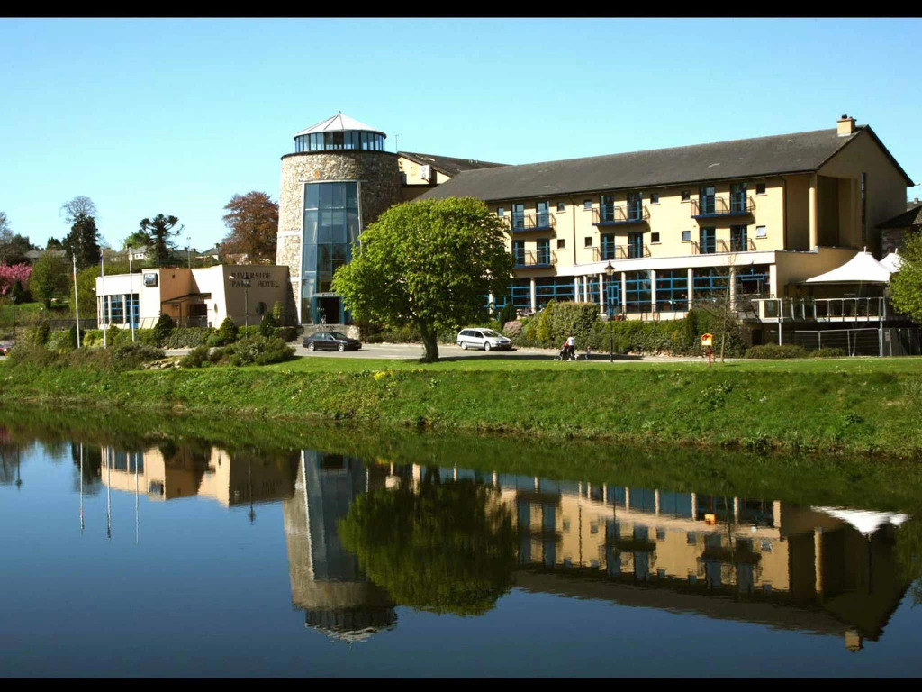 Riverside Park Hotel