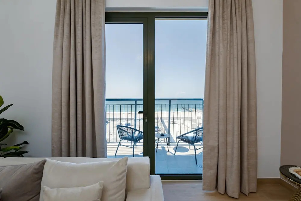 Contemporary La Mer 1BR w Beach Access