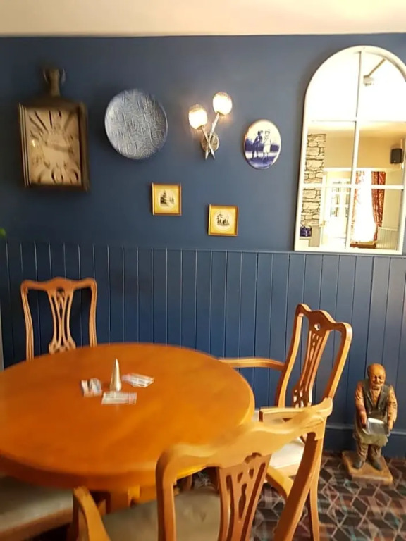 The GAINSBOROUGH ARMS