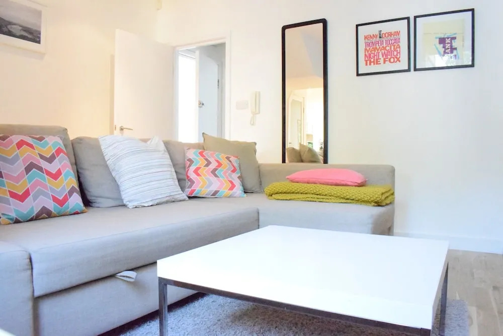 Stylish 3 Bedroom Apartment in Central Balham