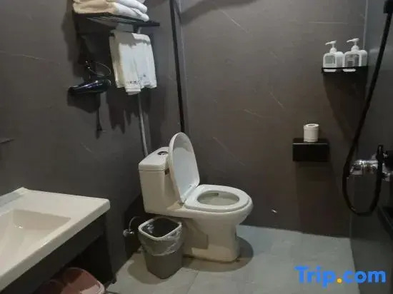 Golden Mango E-sports Hotel Lishui
