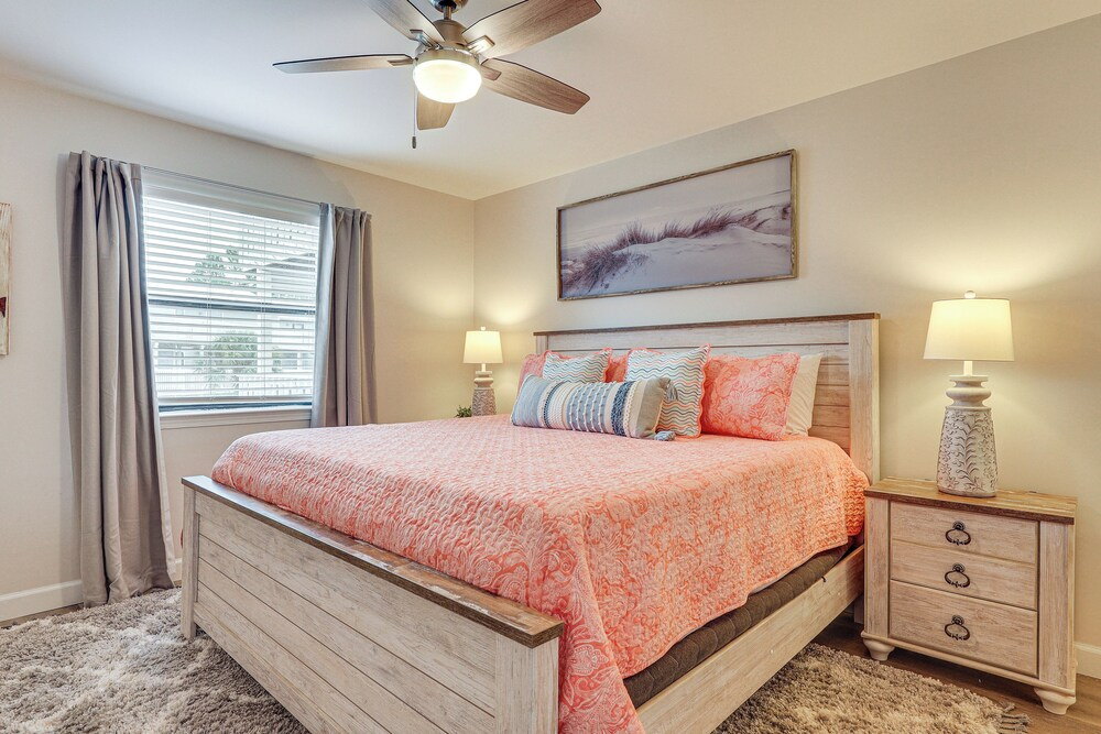 Orange Beach Condo w/ Shared Pool & Views!