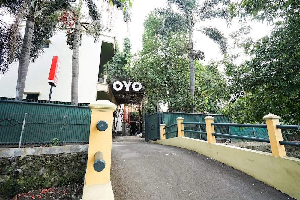 OYO 771 Kembang Kuning Residence Syariah