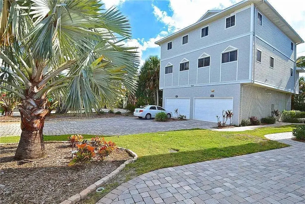 Beach Walk Unit B - Three Bedroom Condo