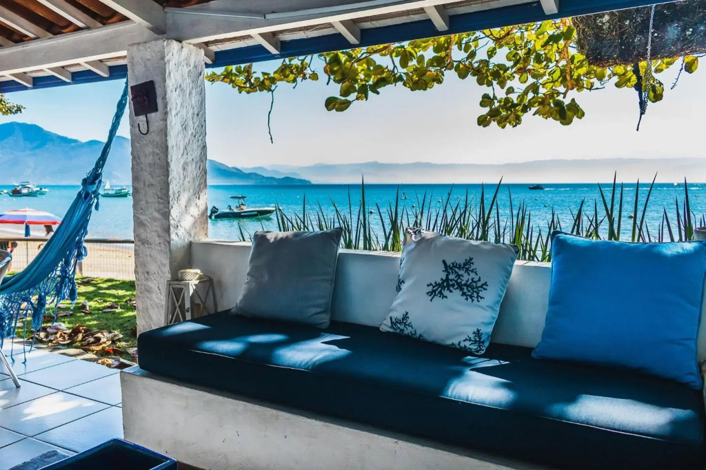 Casa Pé Na Areia Na Praia Da Armação Em Ilhabela