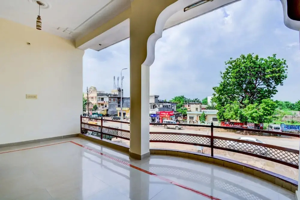 OYO 19951 Hotel Saif