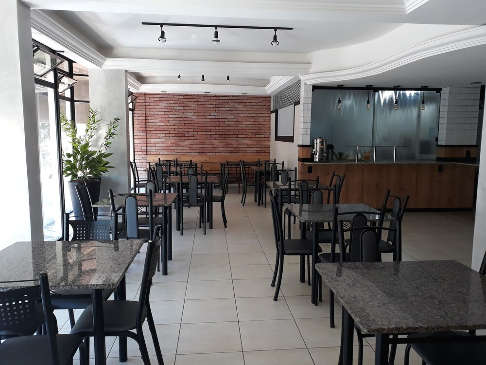 Hotel Romanville