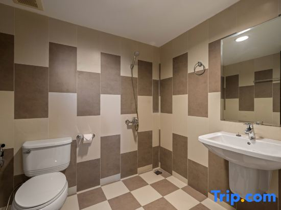 Luxury 4BR Villa Da Nang, 100m to Beach, Private Pool, Perfect for Group