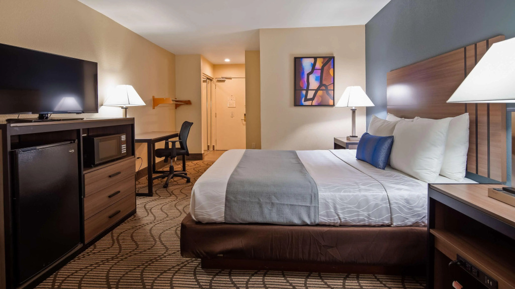 Best Western Plus Heritage Inn