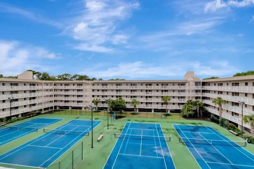 Toes In The Water / 4406 Hhr 2 Bedroom Condo by RedAwning