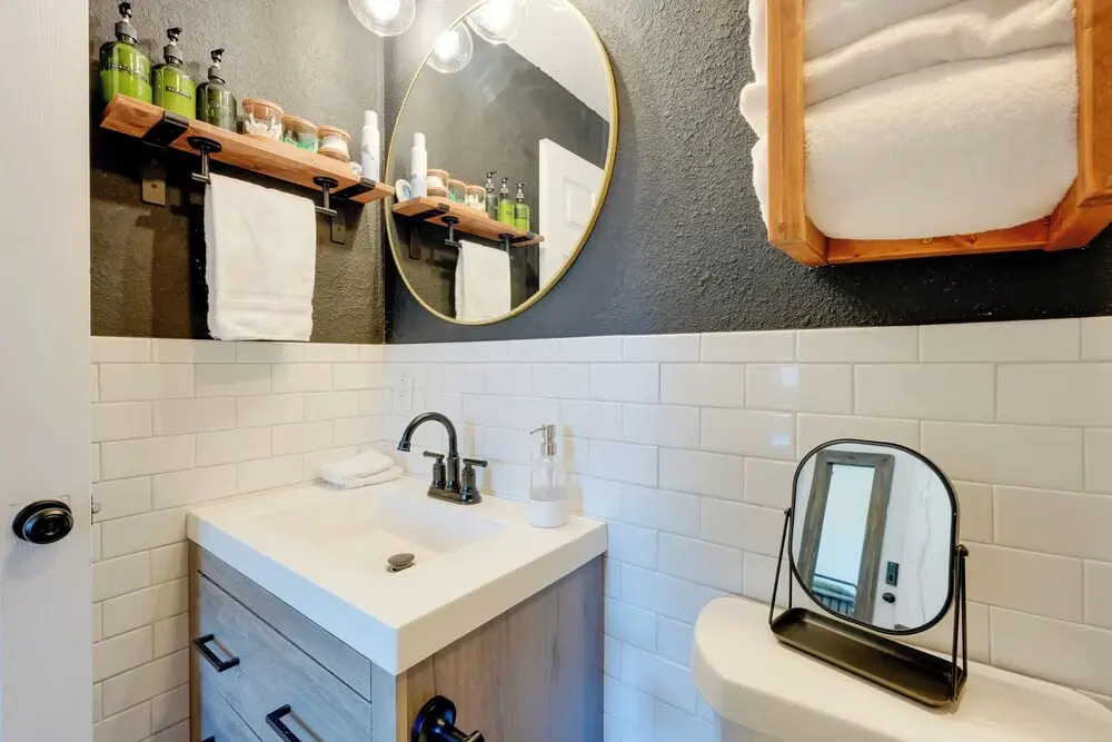 6 Mi to Honeymoon Island: Studio w/ Pool Access
