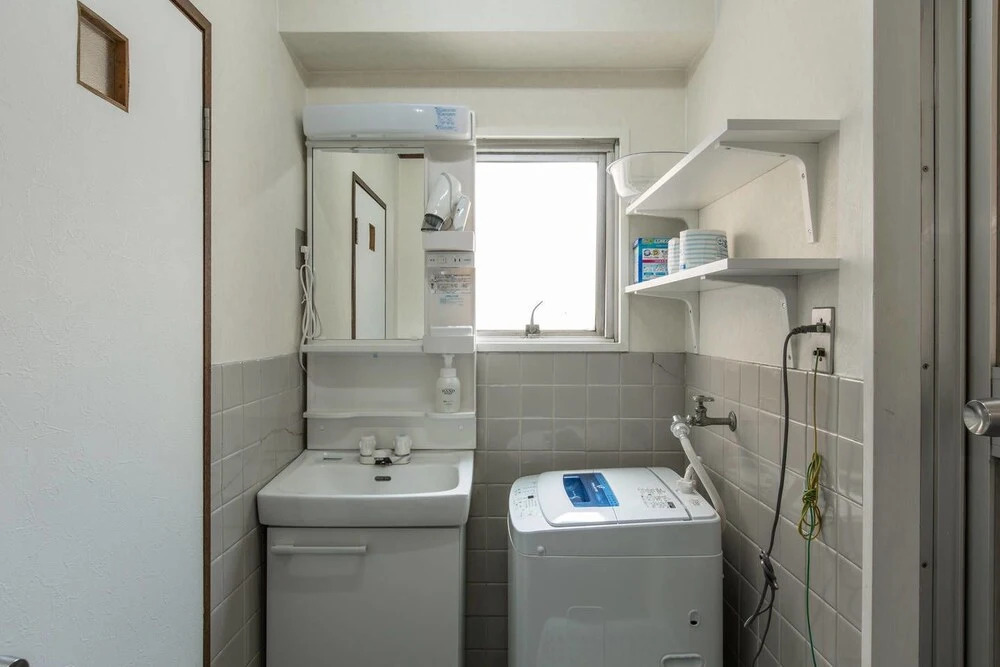 Alex's Home KUROMON