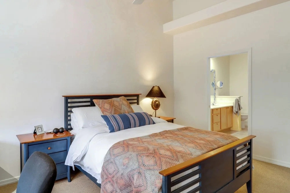 Golf, Hike & Unwind: Oro Valley Townhome w/ Patio