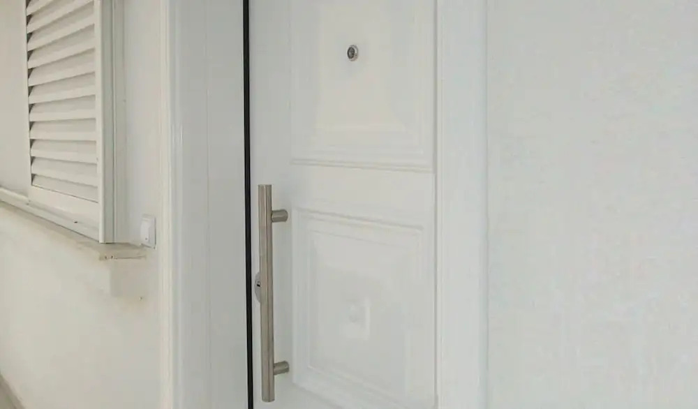 Visit Chalkidi and Enjoy the Wonderful Amenities Offered in This Apartment