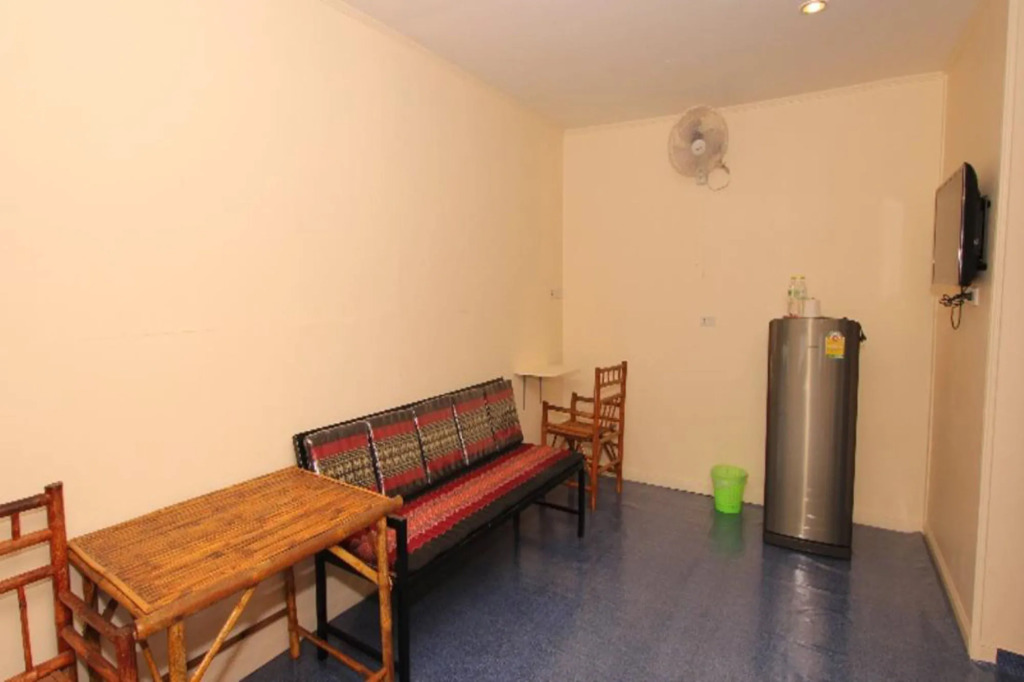Aajam Riverfront Rooms