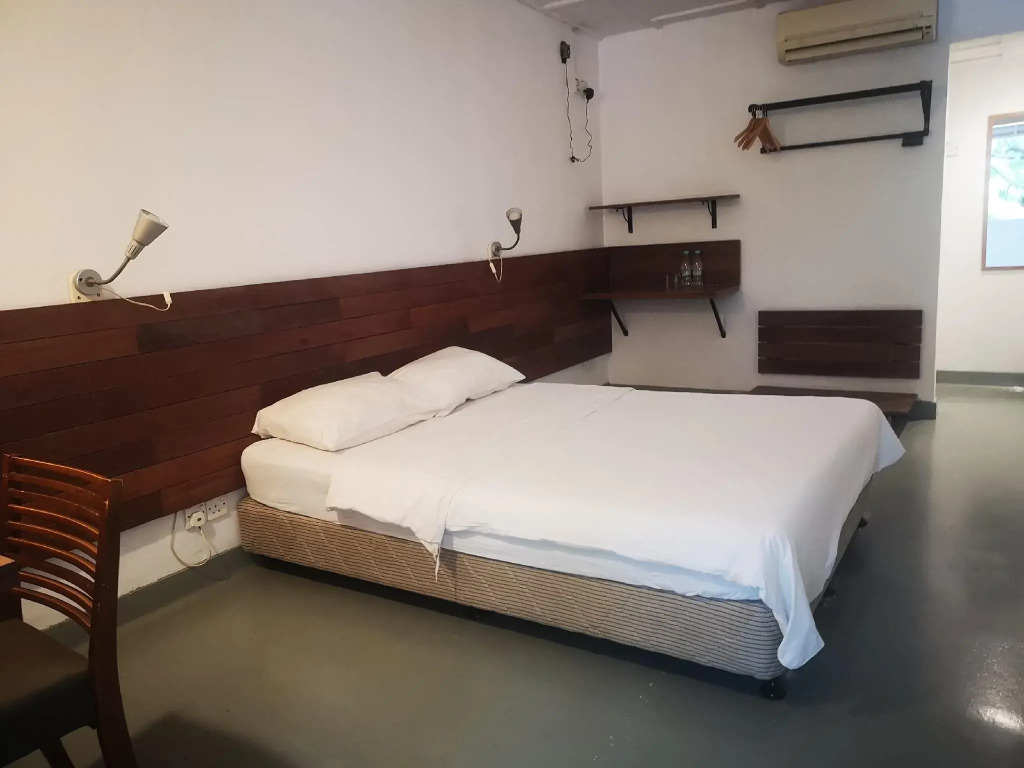 OYO 161 Lodge Paradize Hotel