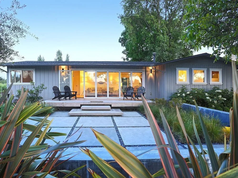 Upscale Modern Vineyard Home 2 Bedrooms 2 Bathrooms Home