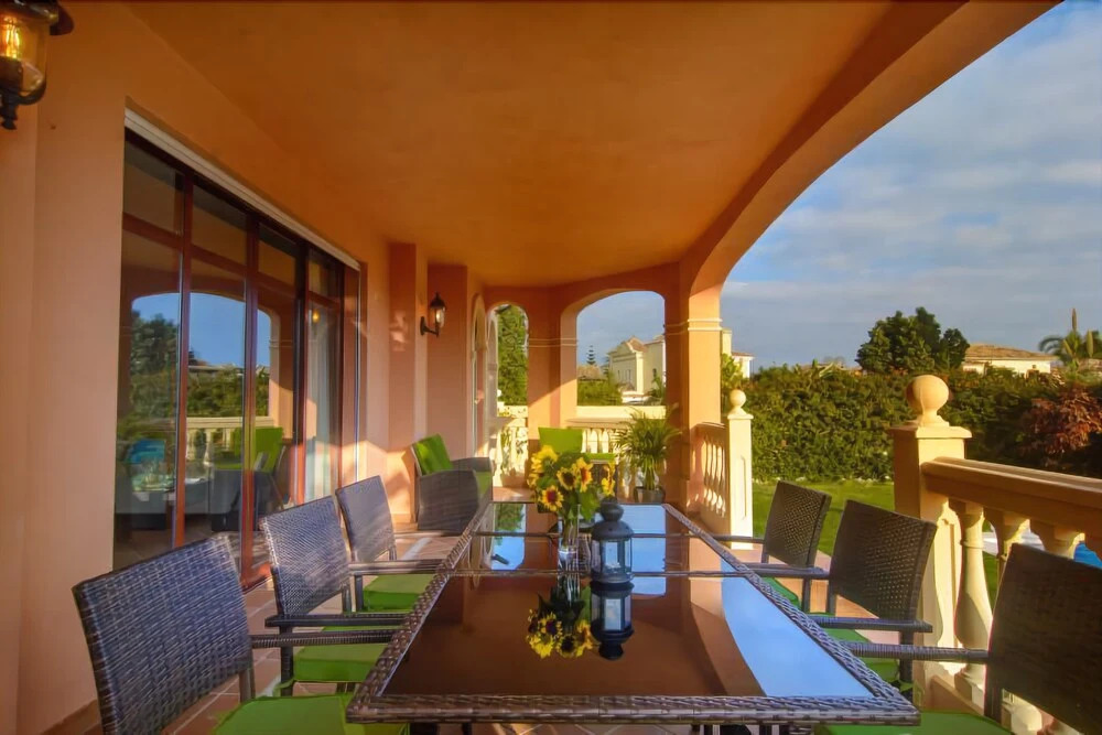 Twelve guest 6bedrooms Villa Montecarlo