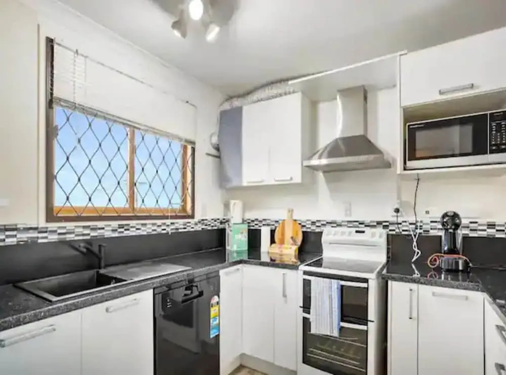 Lovely 2-Bedroom Rental with Parking Zodiak Stays