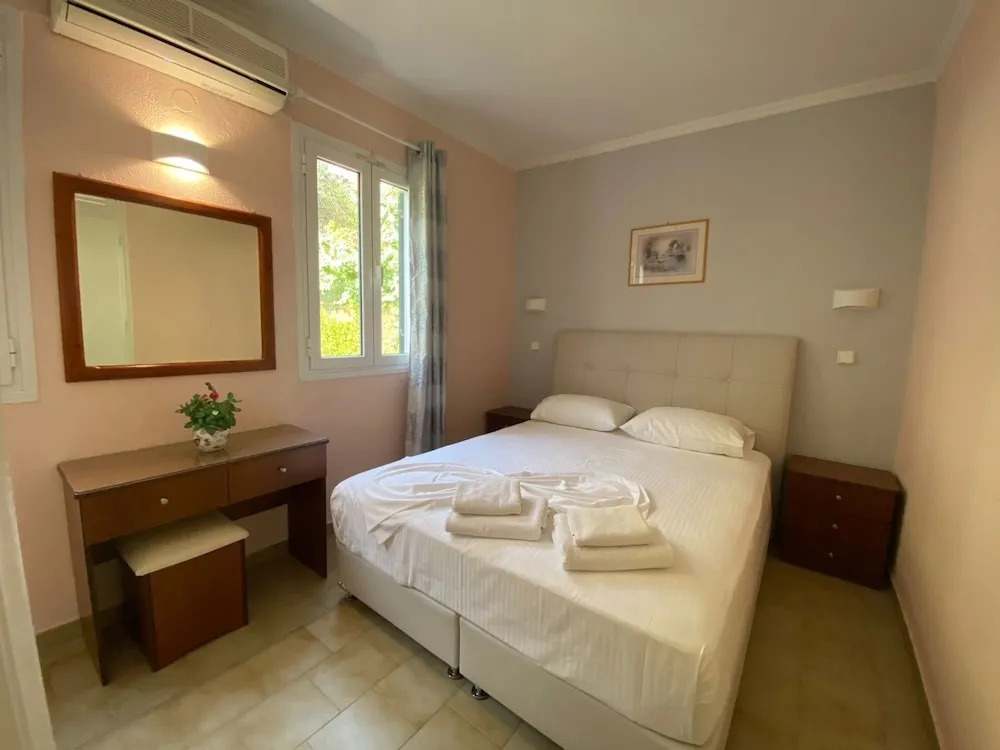 Corfu Glyfada Menigos Resort 40