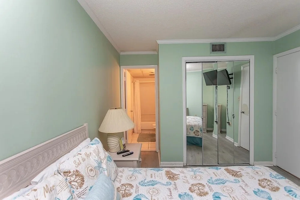 Royal Garden Resort 1605 2 Bedroom Condo by RedAwning