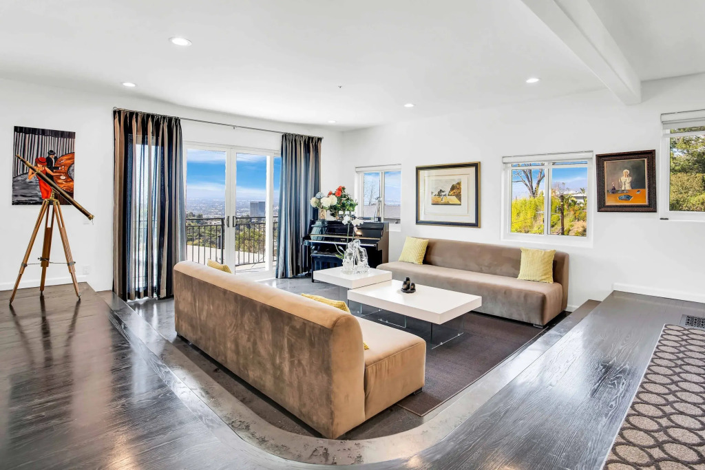 Pacific View by Avantstay Original Artist's Home
