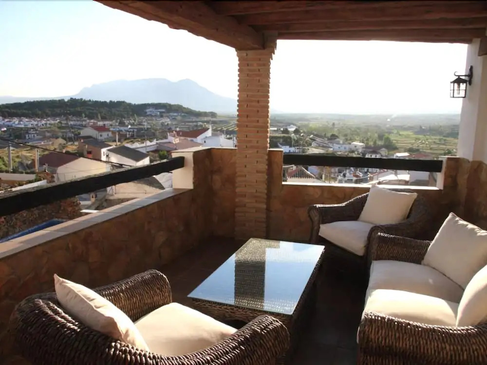 Alhanda Apartahotel