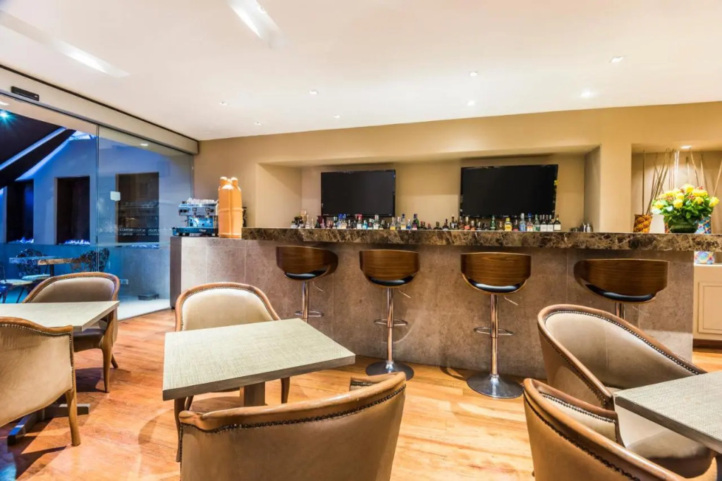 Hotel Rosales Plaza