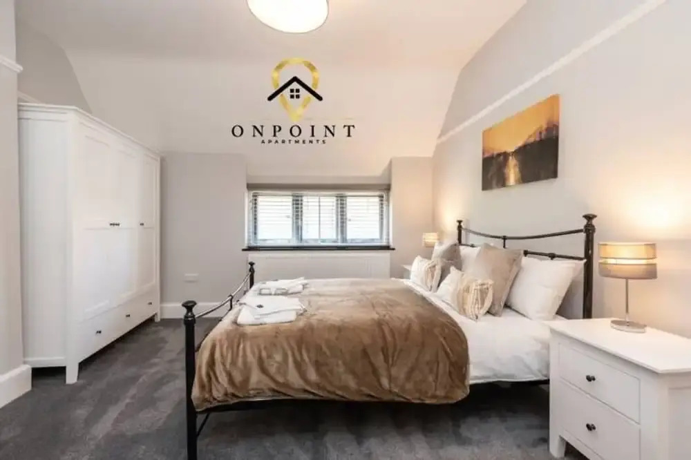 FRESH 1 Bedroom Apt With Parking
