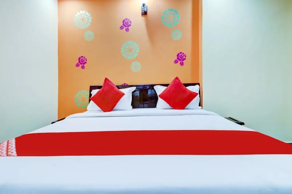 Palace At Seventy Two By Oyo Room