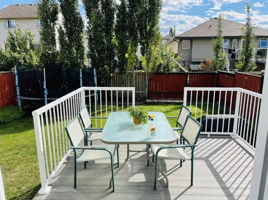 Charming 3BR Detached House in Stonebridge