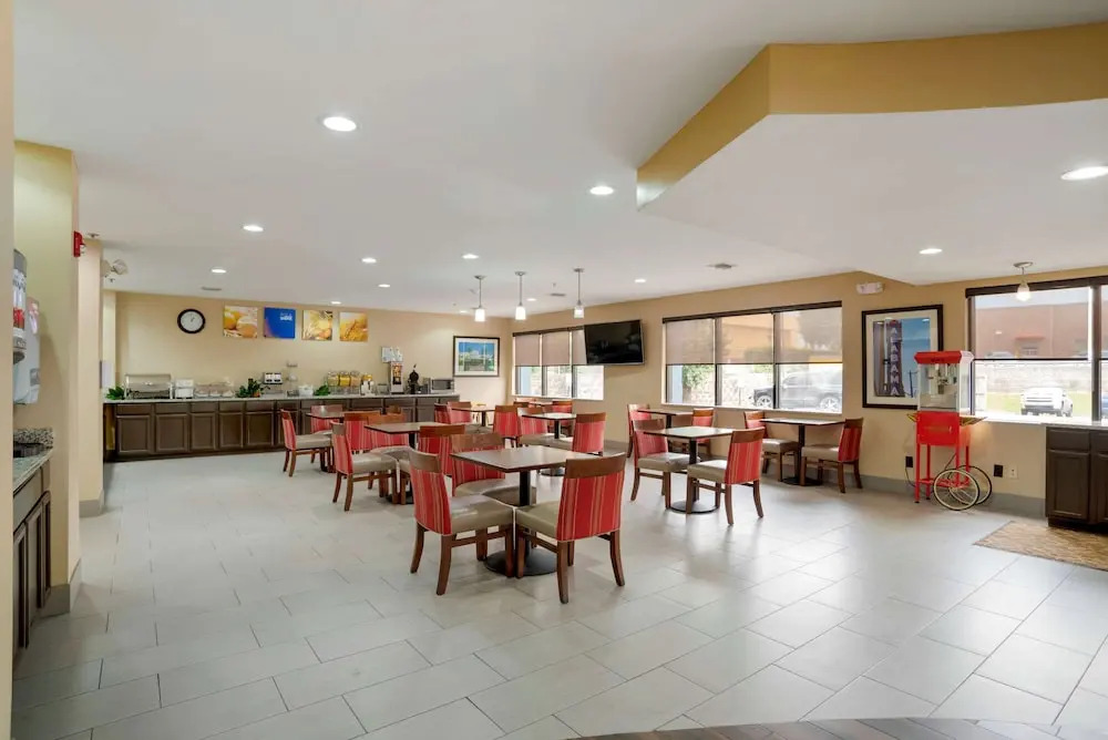 Comfort Suites