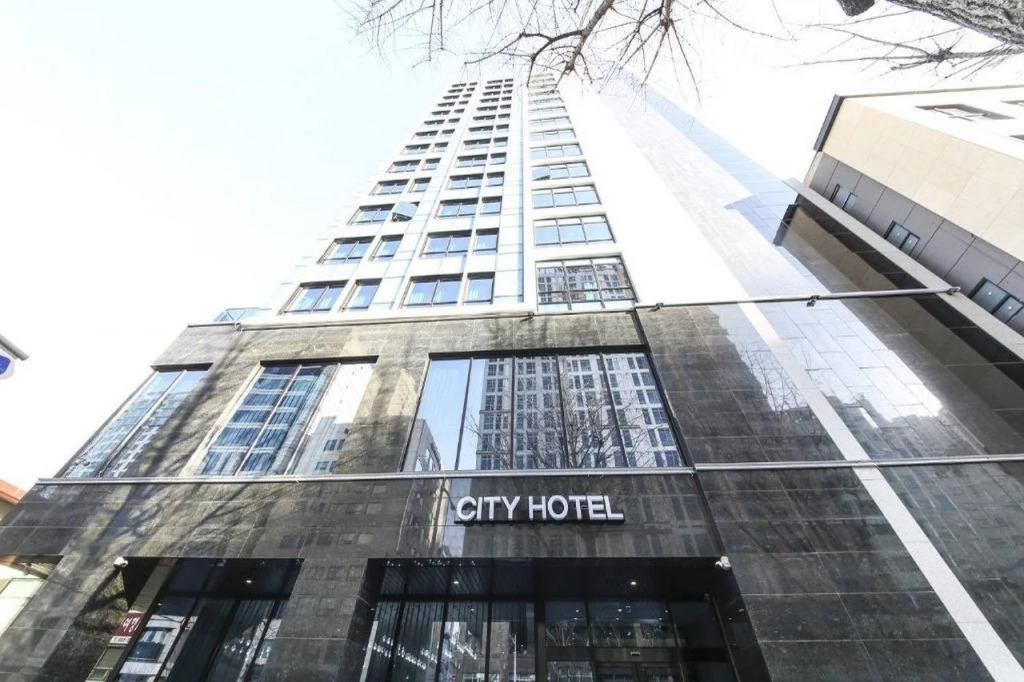 Gray Hotel Busan Station