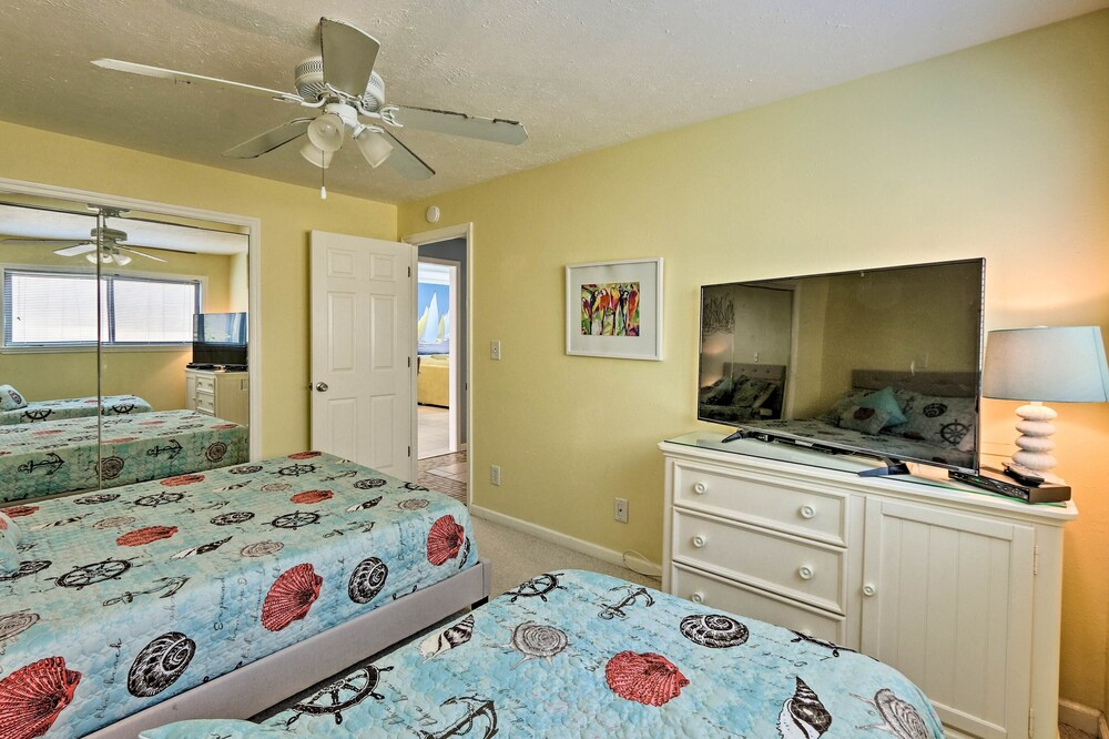 Resort Pool & Golf: Palmetto Dunes Beach Villa