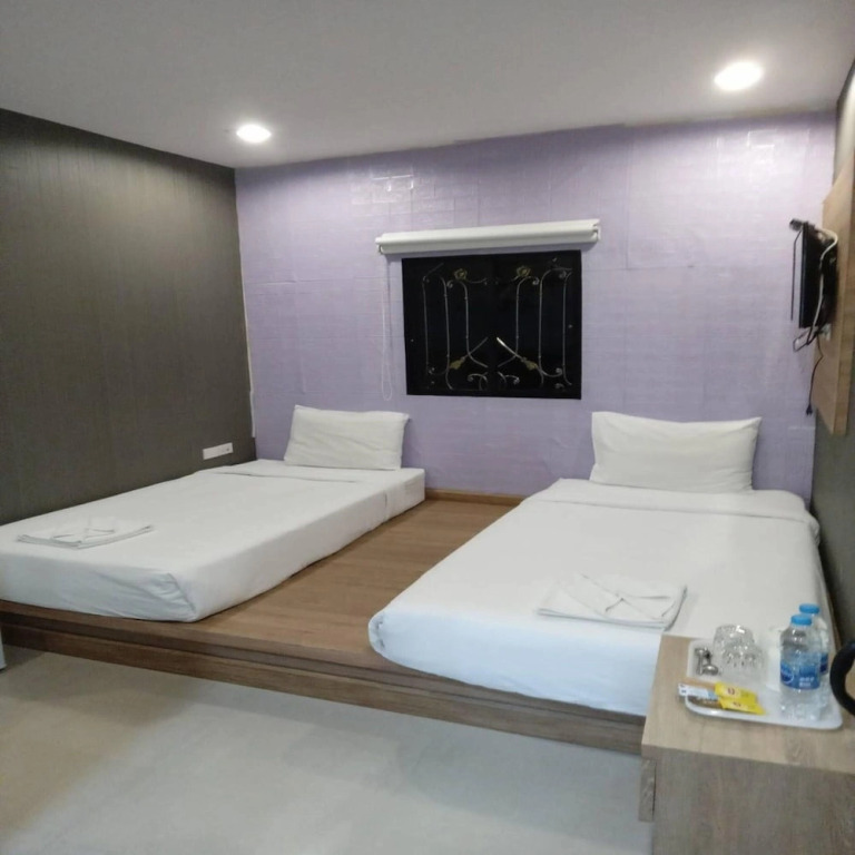 Spacious Twin Escape Deluxe Comfort for Two