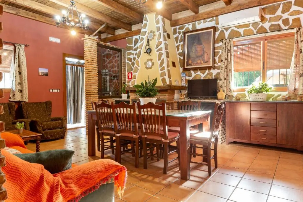 Villa With 5 Bedrooms in La Guardia de Jaen, With Wonderful Mountain V
