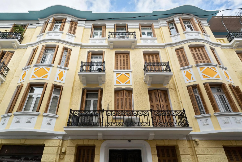 Spacious & Artistic Retro 2 Bedrooms Apt + SAUNA