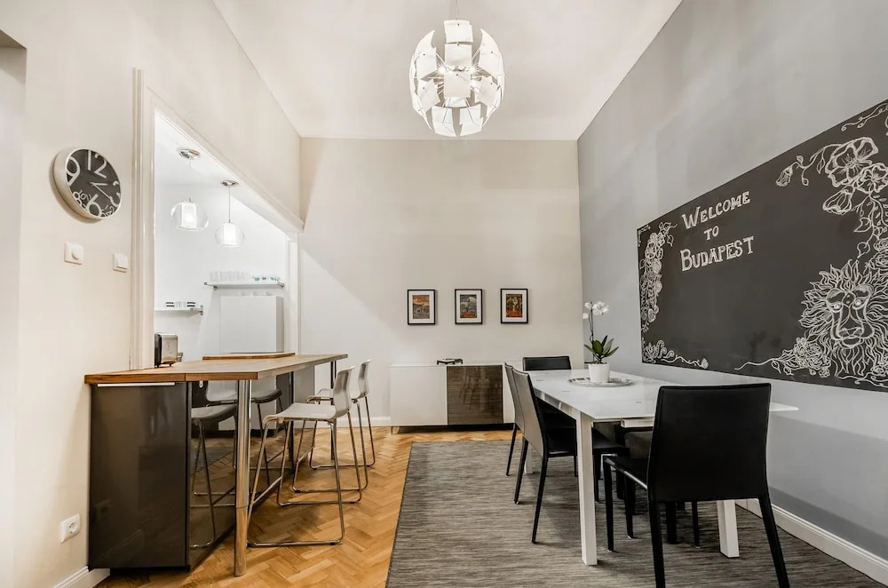 Knights Seven Apartment