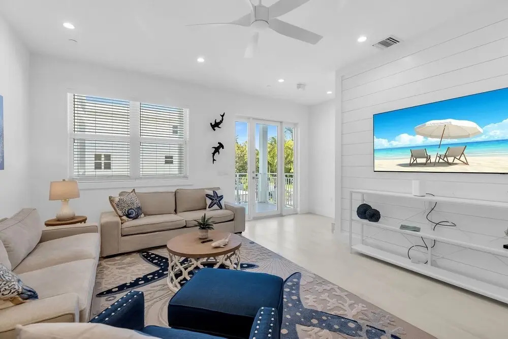 Islamorada Home, Ocean Views, Playroom, Near Tiki Bar, Pool, And Boat Dockage, Ultimate Keys Getaway 3 Bedroom Home by RedAwning